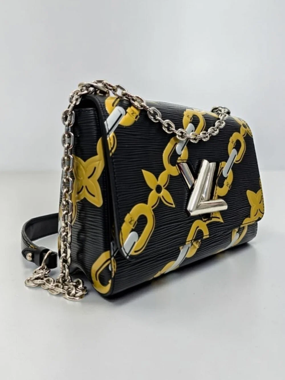 Louis Vuitton Epi Chain Flower Twist MM Black Shoulder Crossbody Bag - Picture 10 of 16